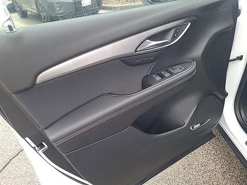 Used 2024 Buick Envision Sport Touring image 10