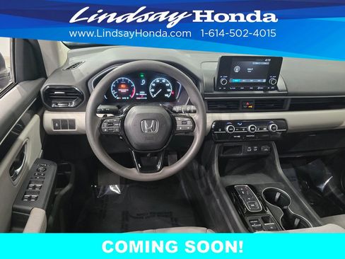 Used 2023 Honda Pilot LX image 13