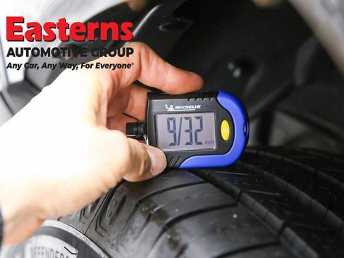 Used 2022 Toyota RAV4 SE image 27