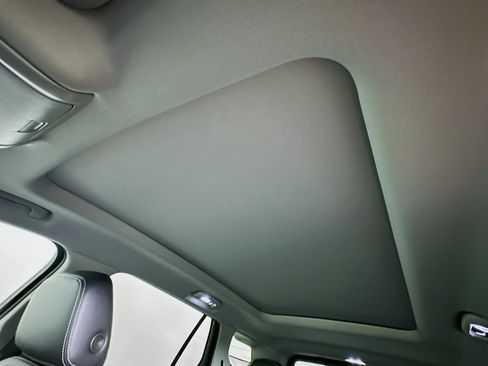 Used 2022 GMC Terrain SLT w/ Elevation Edition image 25