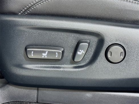 Used 2022 Toyota 4Runner SR5 Premium image 15