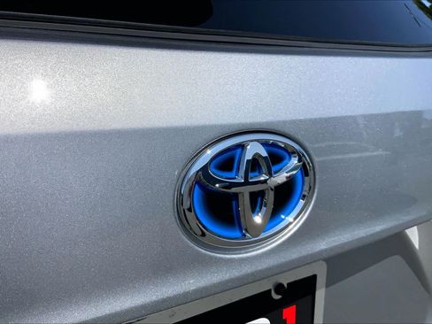 Used 2023 Toyota Highlander XLE AWD/4WD image 10
