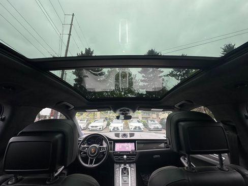 Used 2020 Porsche Macan Turbo image 6