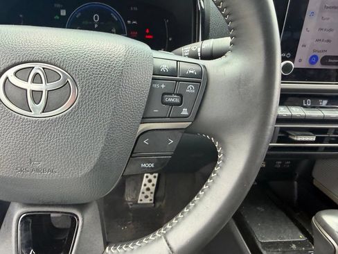 Used 2025 Toyota Camry SE w/ Convenience Package FWD image 27