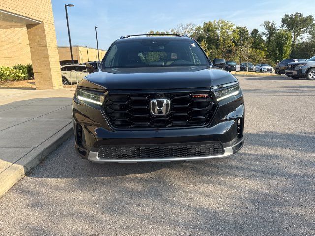 Used 2024 Honda Pilot TrailSport image 7