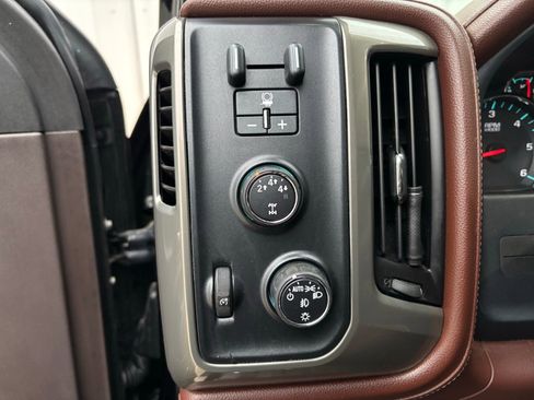 Used 2016 Chevrolet Silverado 2500 High Country w/ High Country Premium Package image 16