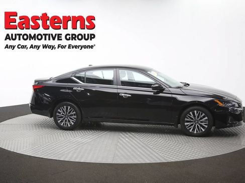 Used 2023 Nissan Altima 2.5 SV AWD/4WD image 46
