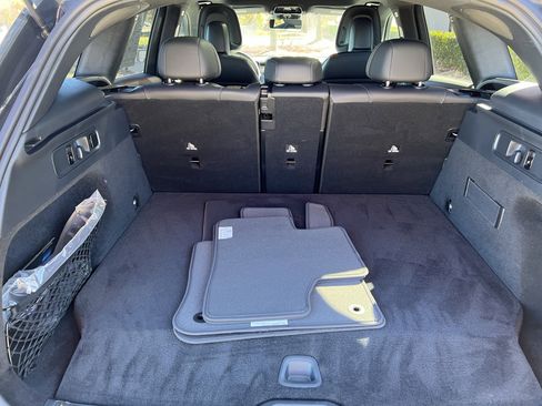 Used 2025 Mercedes-Benz GLC 350e 4MATIC image 34