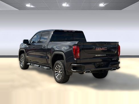 Used 2023 GMC Sierra 1500 AT4 w/ Technology Package AWD/4WD image 3