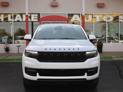 Used 2022 Jeep Wagoneer Series I w/ Convenience Group I AWD/4WD image 2