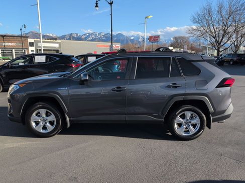 Used 2019 Toyota RAV4 XLE image 10