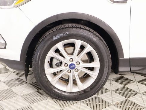 Used 2019 Ford Escape SE image 17