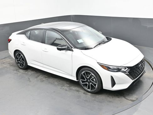 New 2025 Nissan Sentra SR w/ SR Premium Package image 30