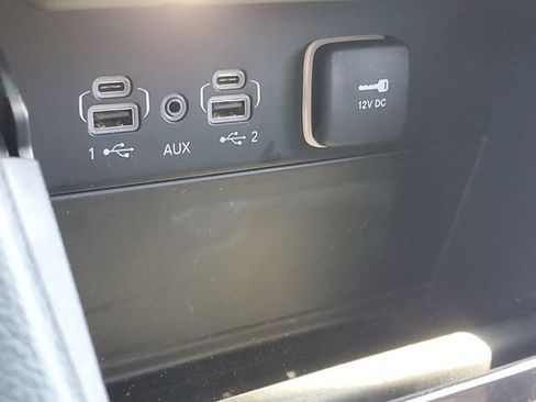 Used 2023 Jeep Grand Cherokee L Limited AWD/4WD image 32