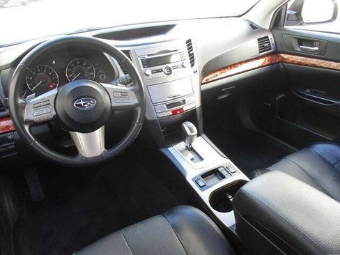 Used 2011 Subaru Outback 2.5i Limited AWD/4WD image 11