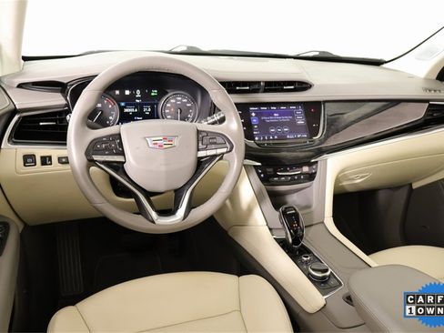 Used 2023 Cadillac XT6 Premium Luxury w/ Technology Package image 2