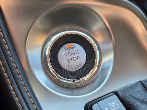 Used 2016 Nissan Maxima SR FWD image 10