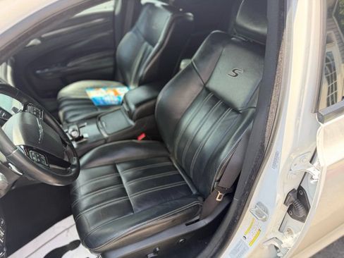 Used 2014 Chrysler 300 S AWD/4WD image 13