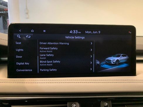 Used 2022 Genesis G70 3.3T w/ Sport Advanced Package image 32