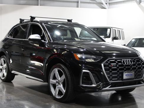 Used 2022 Audi SQ5 Premium w/ Convenience Package image 4