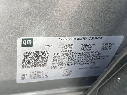 Used 2025 Chevrolet Trax LT FWD image 34