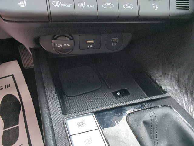 Used 2024 Hyundai Elantra Limited FWD image 18
