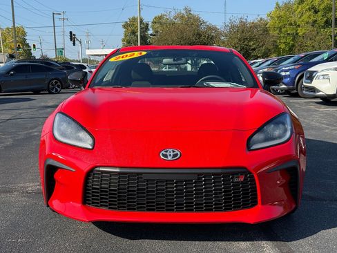 Used 2023 Toyota GR86 Base w/ ALL Weather Mat Package (TMS) image 2