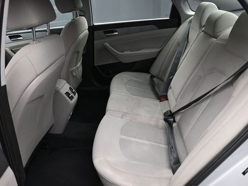 Used 2019 Hyundai Sonata SEL w/ Tech Package 02 FWD image 12