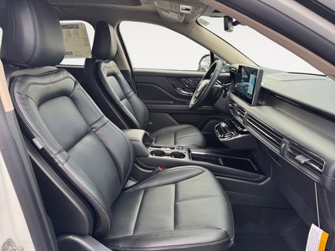 New 2026 Lincoln Corsair Premiere image 17