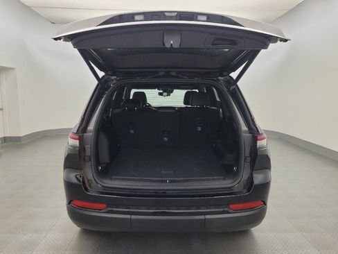 Used 2023 Jeep Grand Cherokee Altitude RWD image 29