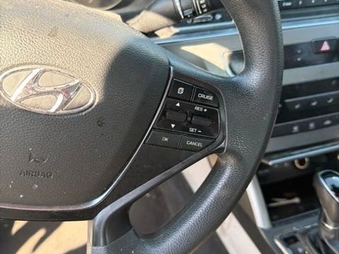 Used 2017 Hyundai Sonata SE FWD image 12
