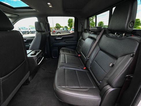 Used 2022 GMC Sierra 1500 SLT w/ SLT Convenience Package AWD/4WD image 22