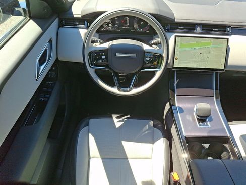 Used 2026 Land Rover Range Rover Velar Dynamic SE AWD/4WD image 4