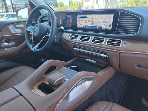 Certified 2025 Mercedes-Benz GLE 450e 4MATIC image 18