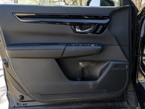 Used 2025 Honda CR-V EX-L image 37