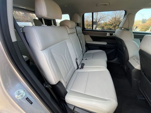 Used 2025 Hyundai Santa Fe SEL image 34