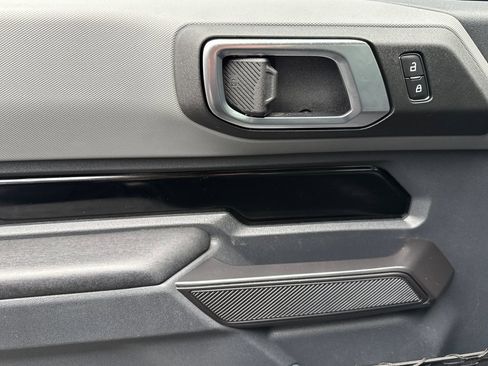 Used 2024 Ford Bronco Black Diamond image 11