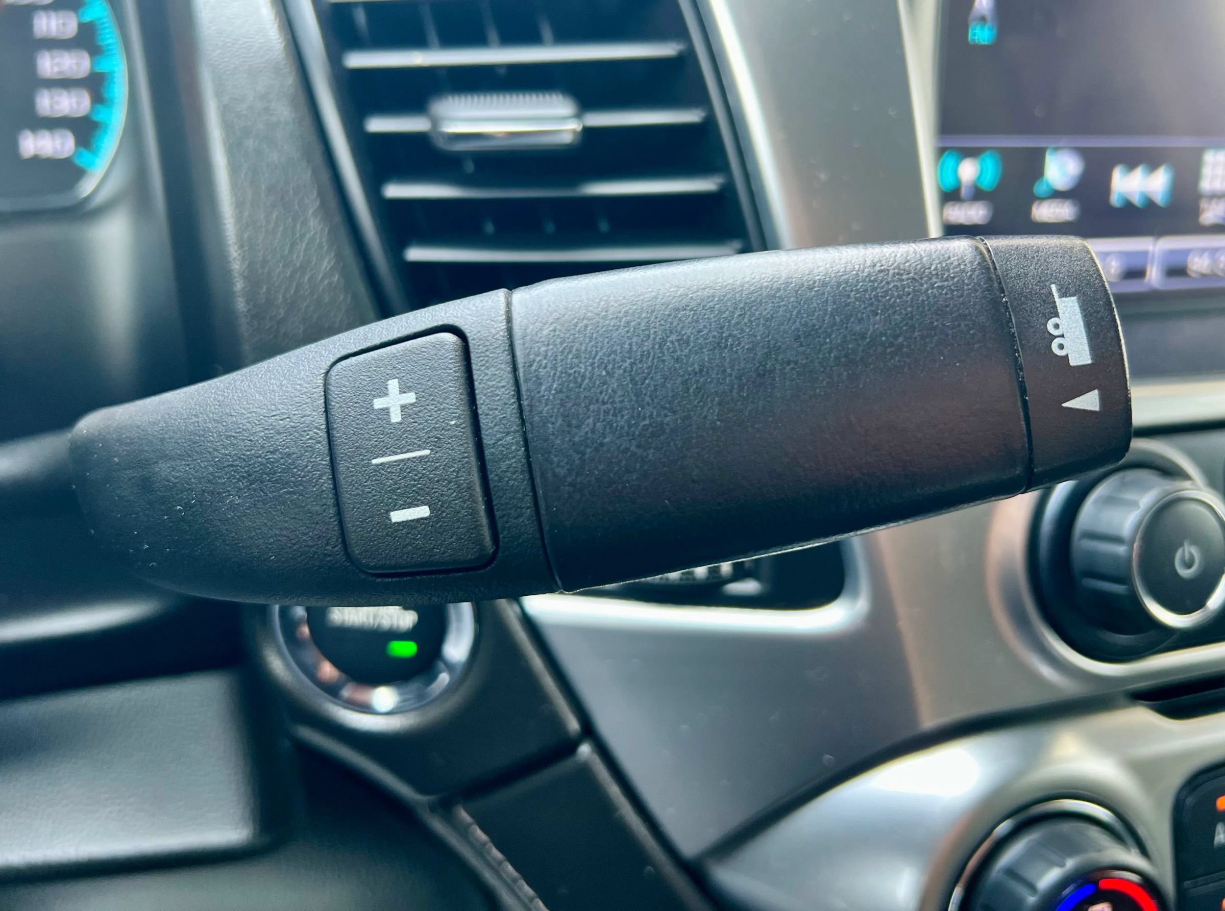 Used 2020 Chevrolet Suburban Premier AWD/4WD image 26
