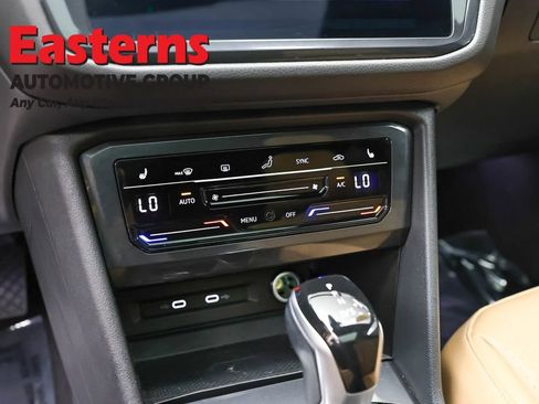Used 2022 Volkswagen Tiguan SE w/ Panoramic Sunroof Package AWD/4WD image 20
