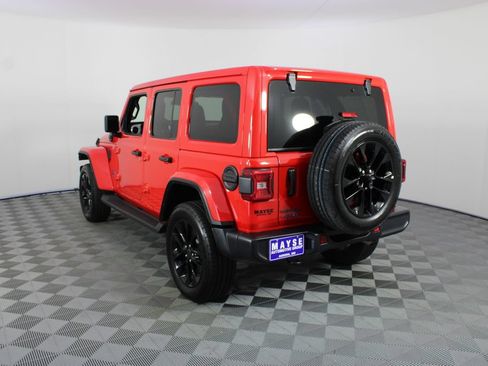 Used 2025 Jeep Wrangler Unlimited Sahara AWD/4WD image 21