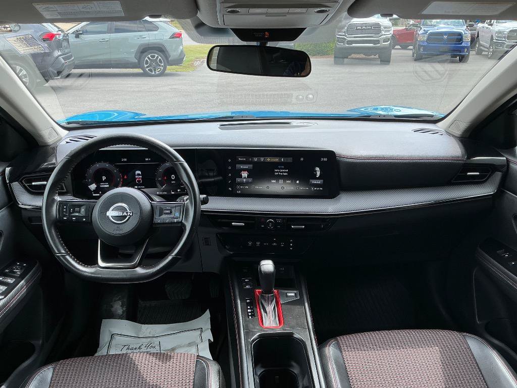 Used 2025 Nissan Kicks SR w/ Illumination Package FWD image 14
