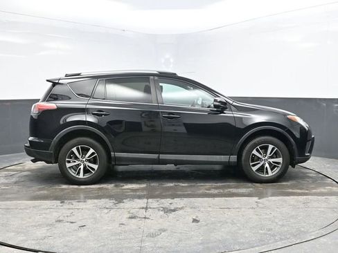 Used 2017 Toyota RAV4 XLE image 8