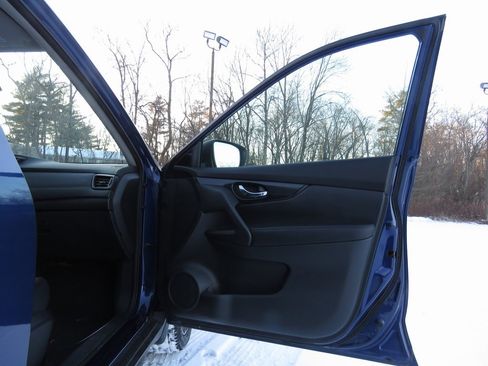 Used 2017 Nissan Rogue SL w/ SL Premium Package image 12