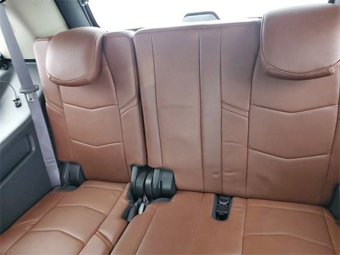 Used 2015 Cadillac Escalade Premium image 9