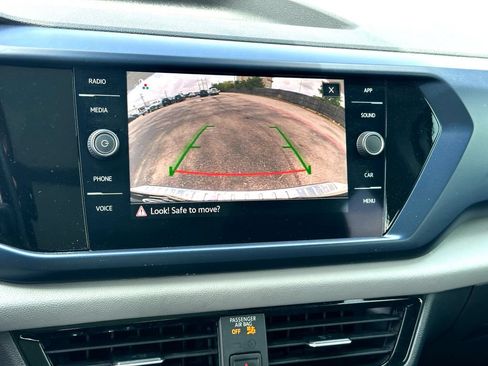 Used 2023 Volkswagen Taos SE w/ Panoramic Sunroof Package FWD image 24