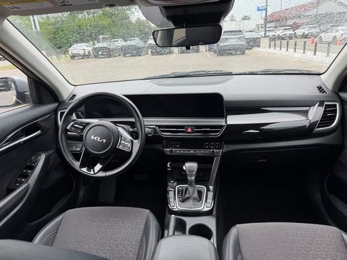 Used 2025 Kia Seltos S FWD image 8