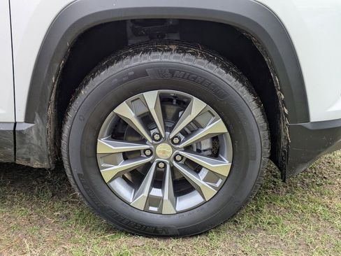 New 2026 Chevrolet Equinox LT w/ Convenience Package II AWD/4WD image 13