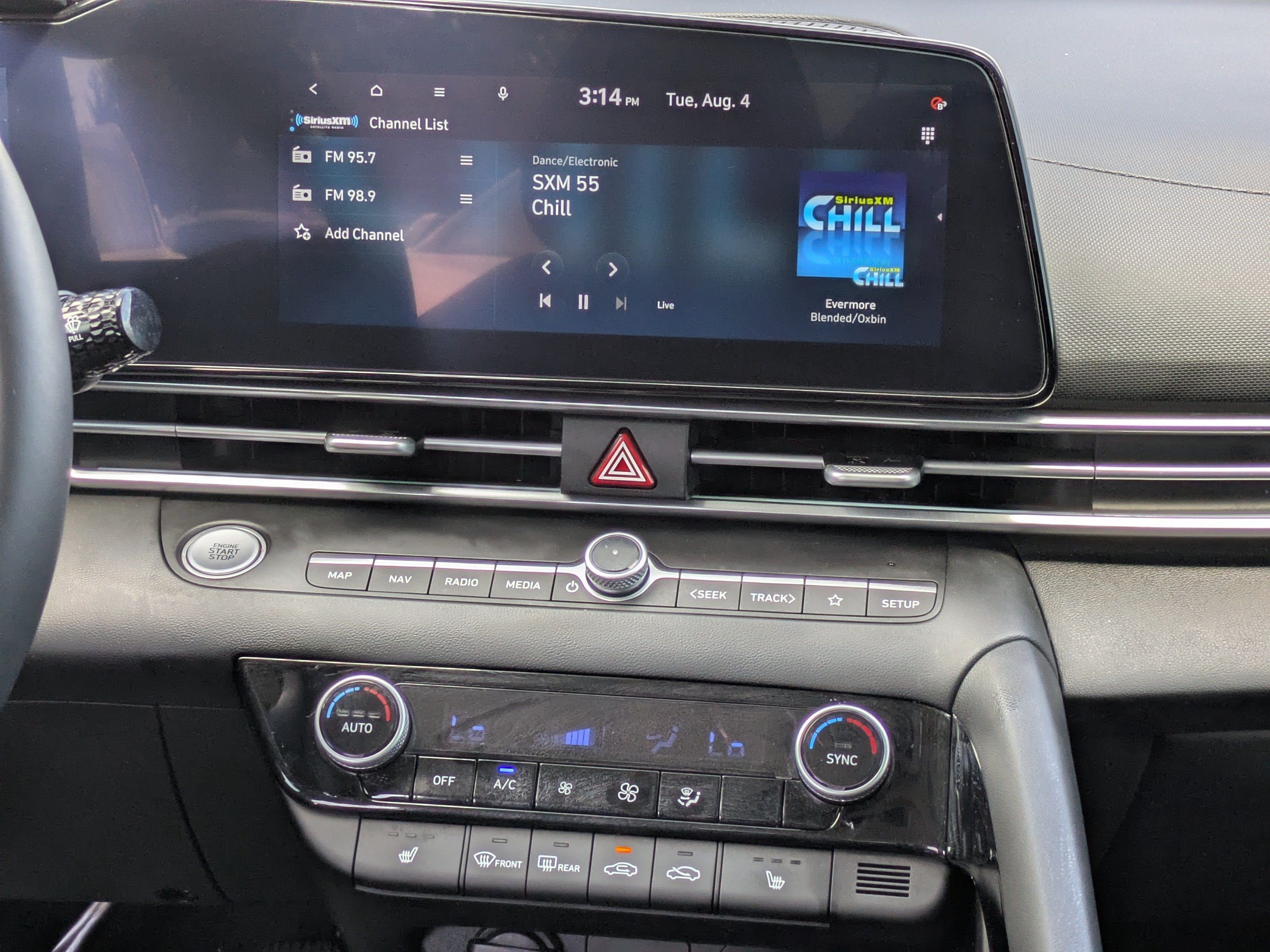 Certified 2025 Hyundai Elantra SEL FWD image 16