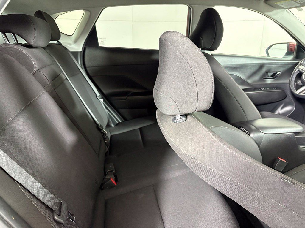 Used 2025 Hyundai Kona SEL FWD image 17