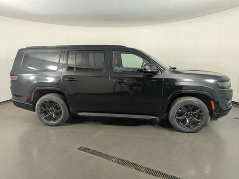 Used 2024 Jeep Wagoneer Series II AWD/4WD image 8